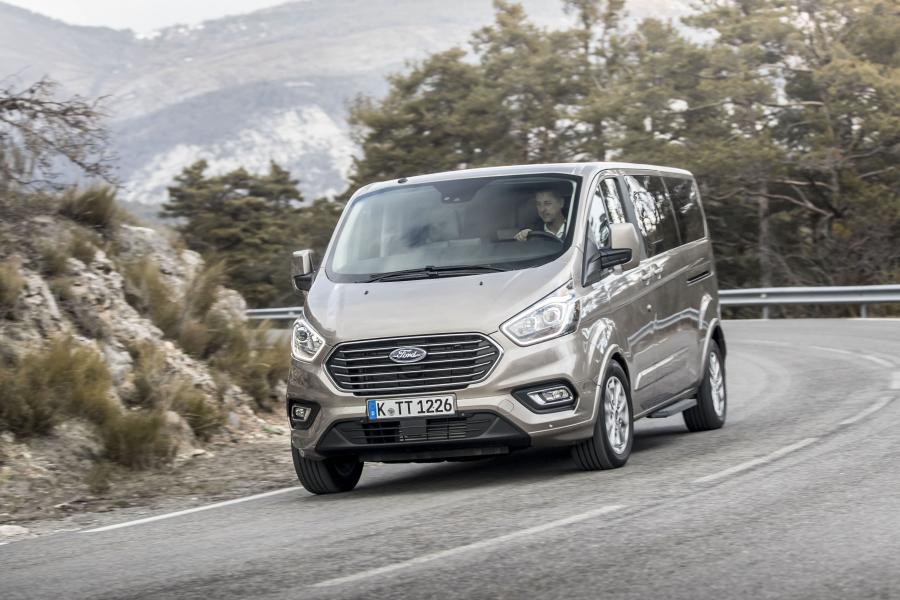  Ford Tourneo Custom LWB 2017 года  (WW) (фото 4 из 14)